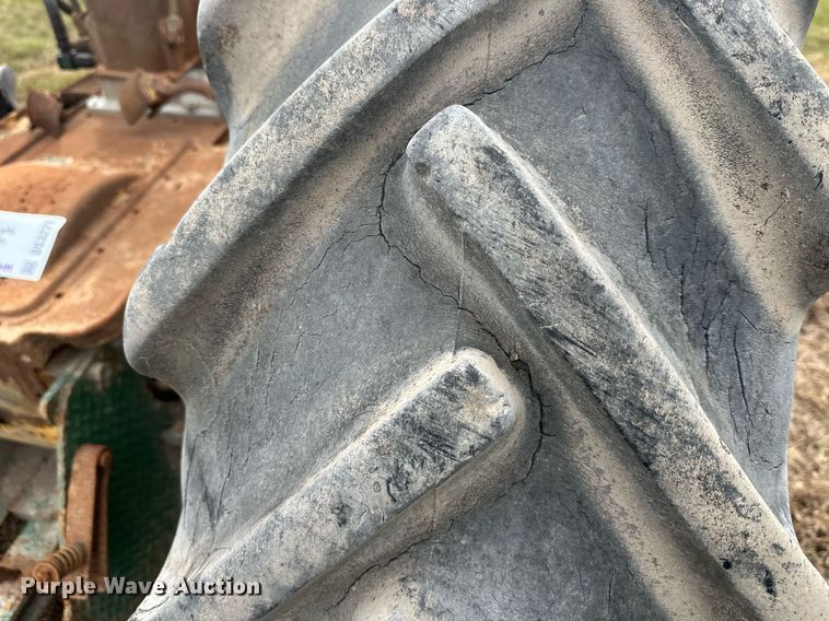 image for item DS3271 Oliver Industrial 88 tractor