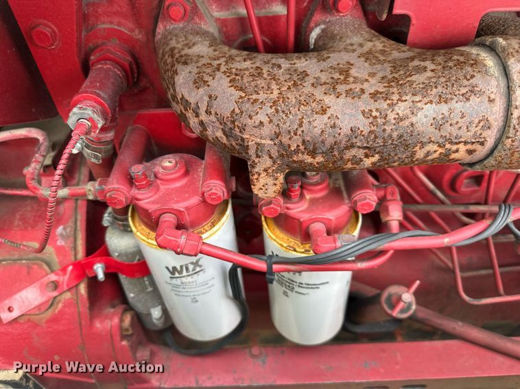 image for item DS3273 International 856 tractor