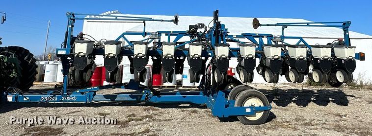 image for item DS3287 Kinze 3600 no-till planter