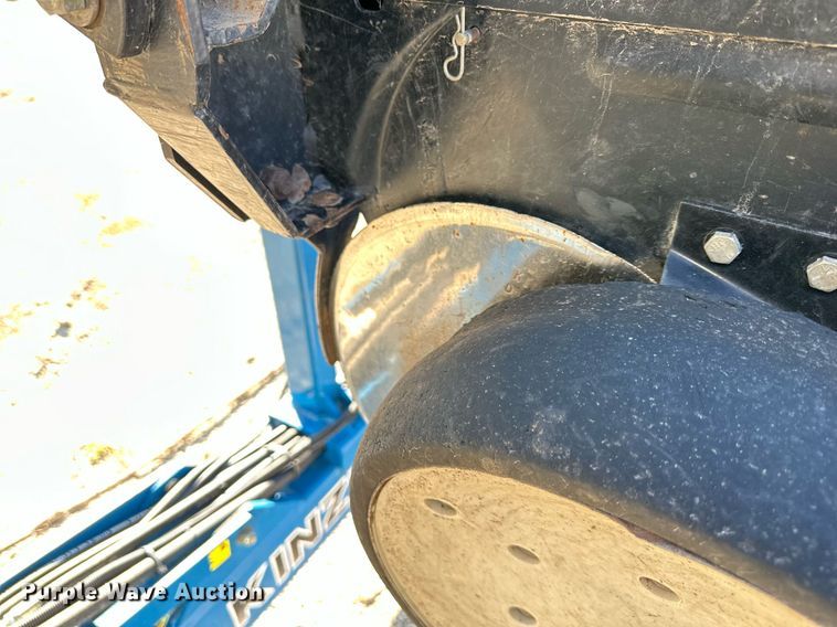 image for item DS3287 Kinze 3600 no-till planter