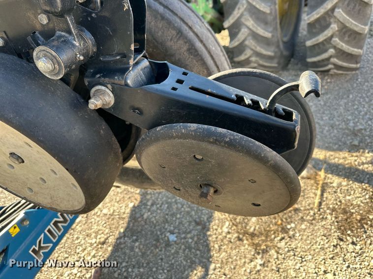 image for item DS3287 Kinze 3600 no-till planter