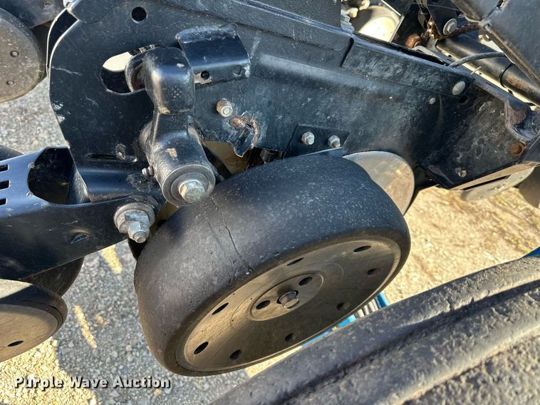 image for item DS3287 Kinze 3600 no-till planter