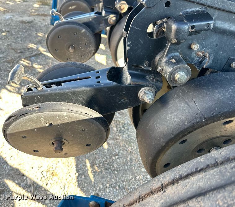 image for item DS3287 Kinze 3600 no-till planter