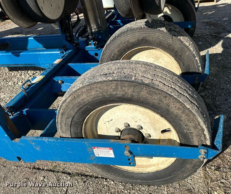 image for item DS3287 Kinze 3600 no-till planter