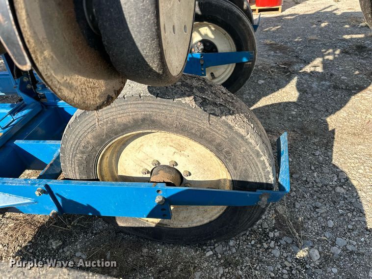 image for item DS3287 Kinze 3600 no-till planter