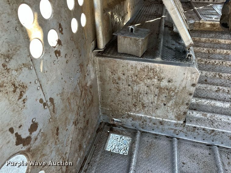 image for item DS3288 1990 Merritt livestock trailer