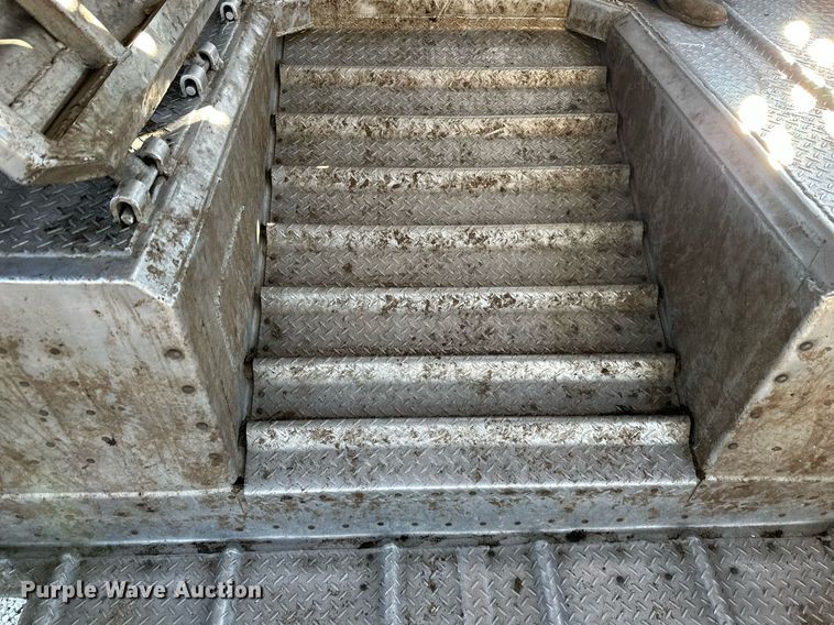 image for item DS3288 1990 Merritt livestock trailer