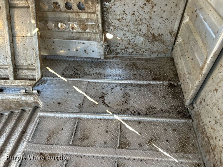 image for item DS3288 1990 Merritt livestock trailer