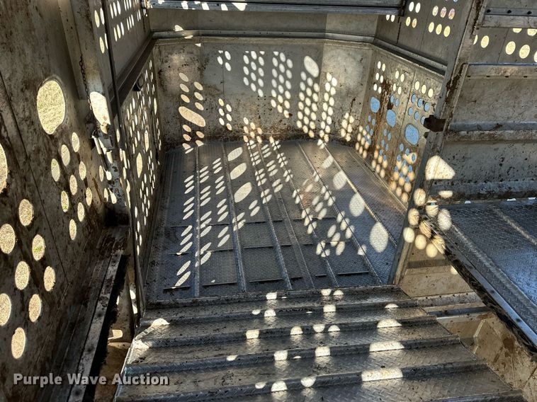 image for item DS3288 1990 Merritt livestock trailer