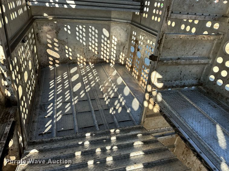 image for item DS3288 1990 Merritt livestock trailer