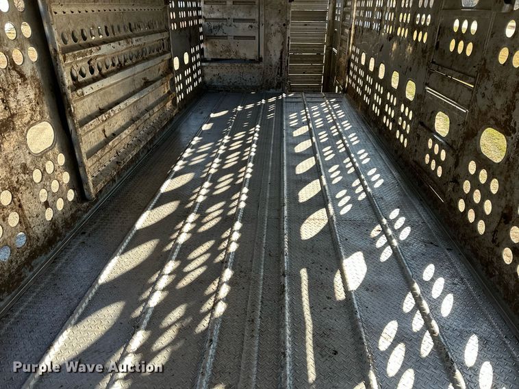 image for item DS3288 1990 Merritt livestock trailer