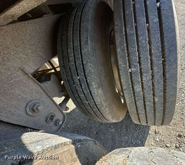 image for item DS3288 1990 Merritt livestock trailer