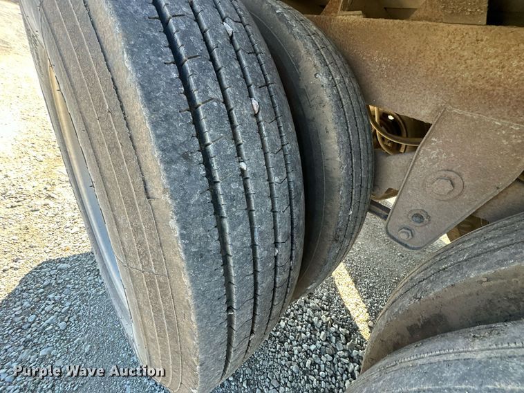 image for item DS3288 1990 Merritt livestock trailer