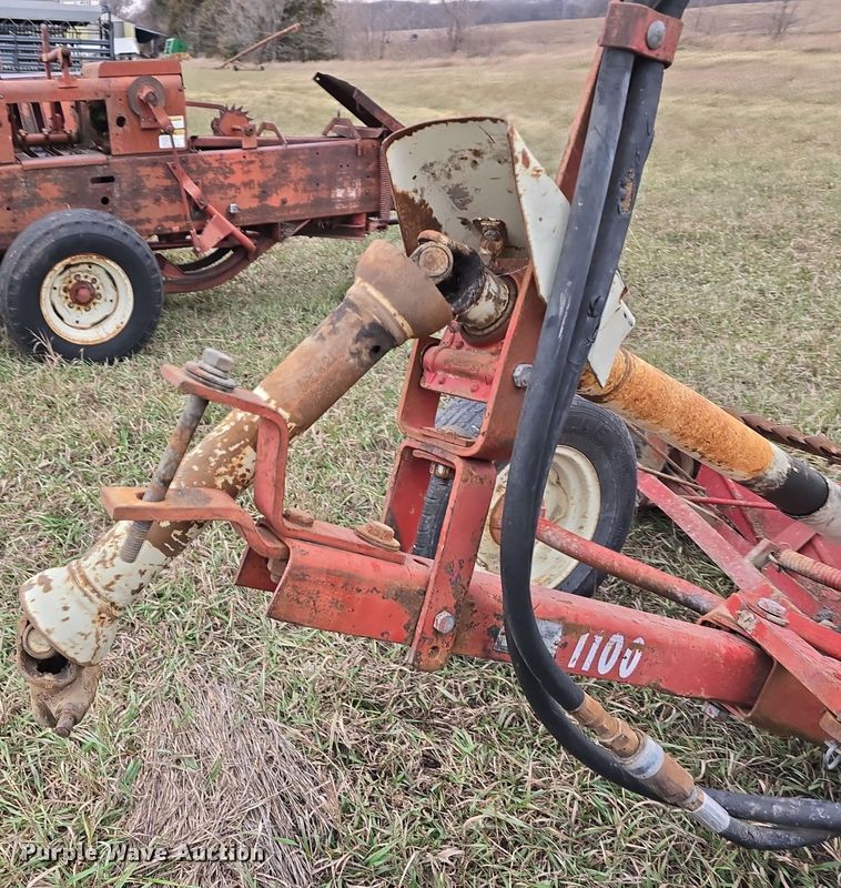 image for item DV0066 International 1100 sickle mower