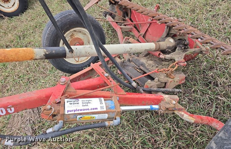 image for item DV0066 International 1100 sickle mower