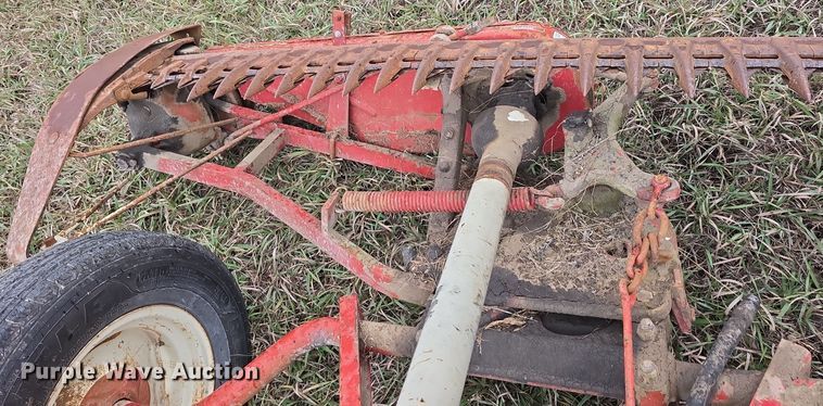 image for item DV0066 International 1100 sickle mower