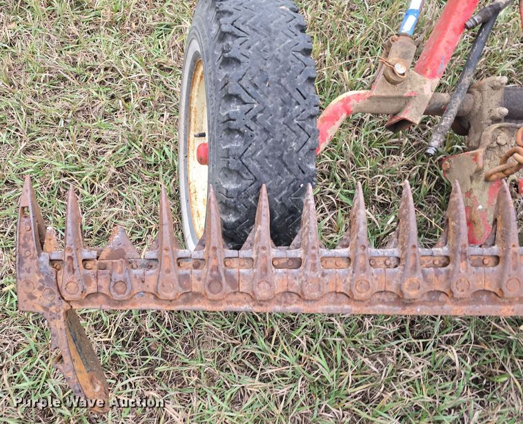 image for item DV0066 International 1100 sickle mower