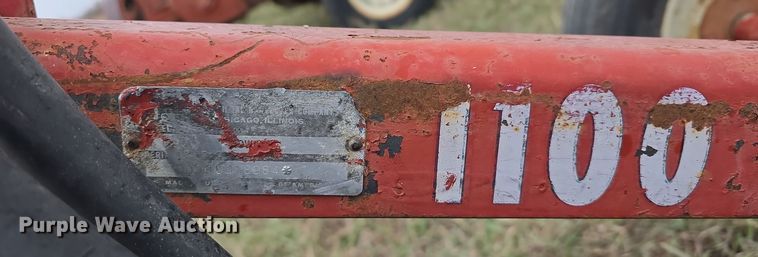 image for item DV0066 International 1100 sickle mower