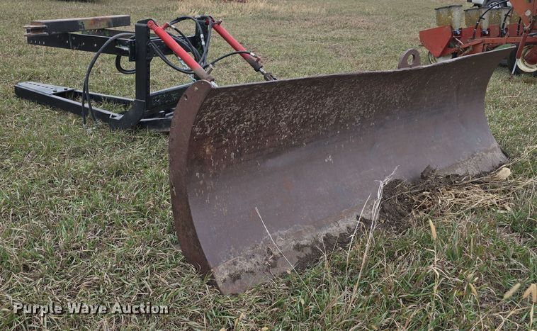 image for item DV0068 John Deere 00524 blade