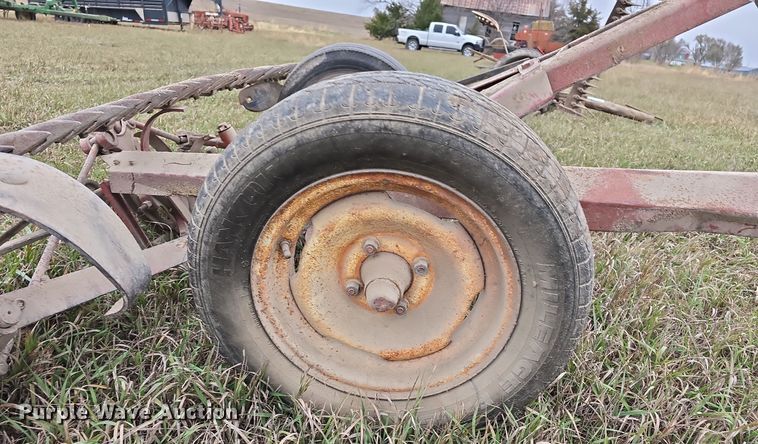 image for item DV0071 (3) International sickle mowers