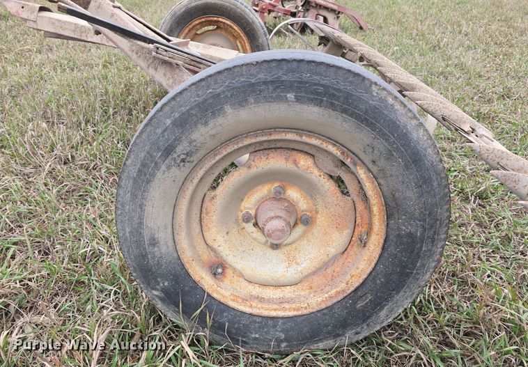 image for item DV0071 (3) International sickle mowers