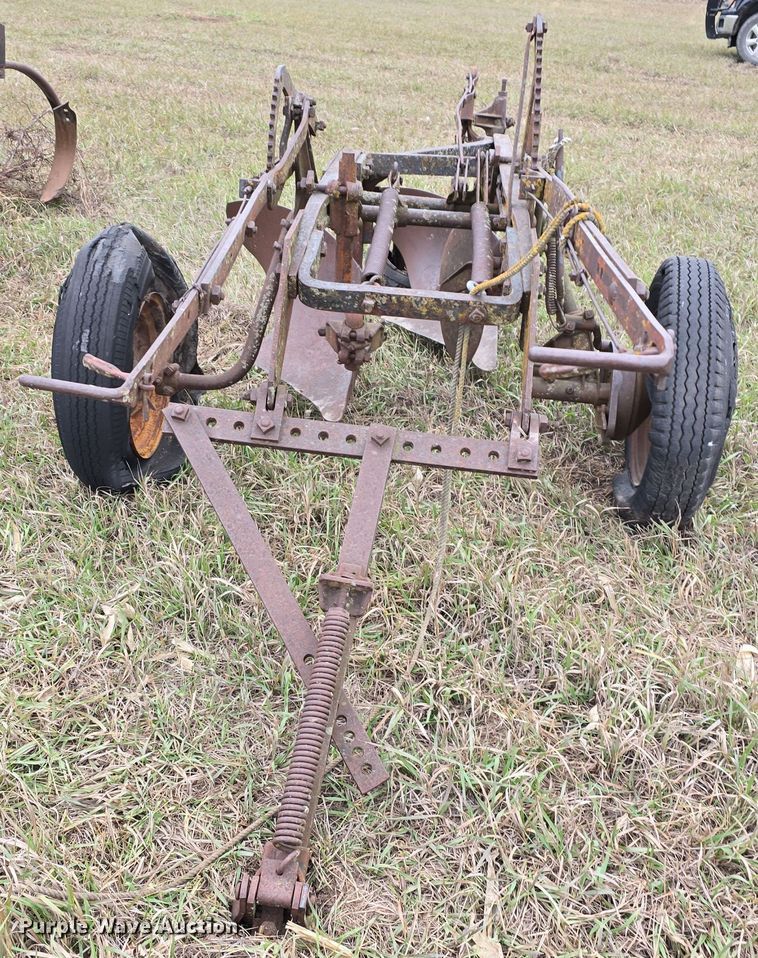 image for item DV0071 (3) International sickle mowers