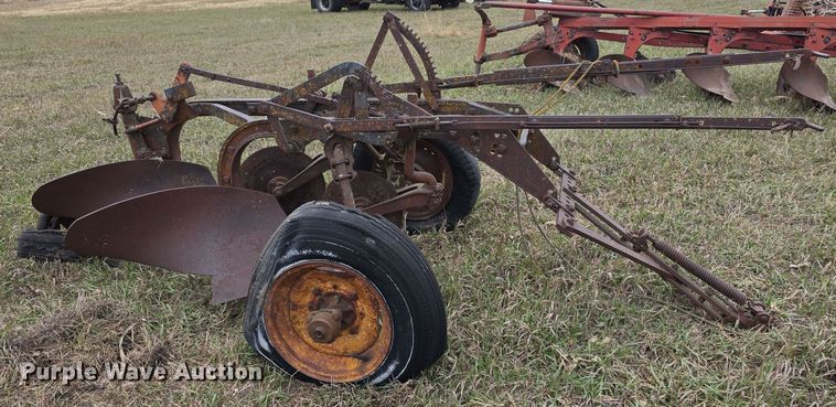 image for item DV0071 (3) International sickle mowers