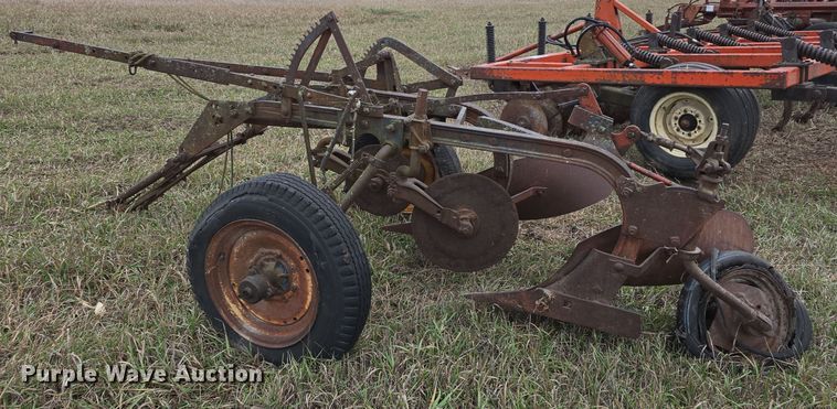 image for item DV0071 (3) International sickle mowers