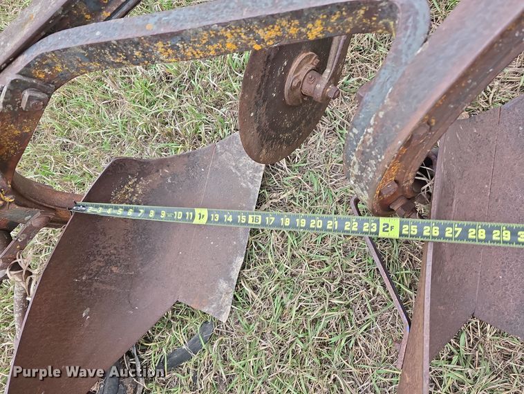 image for item DV0071 (3) International sickle mowers