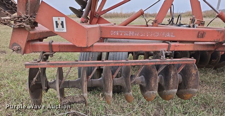 image for item DV0075 International 490 double off-set disk