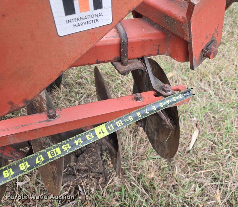 image for item DV0075 International 490 double off-set disk