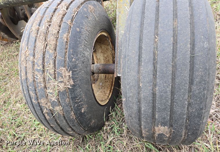 image for item DV0075 International 490 double off-set disk