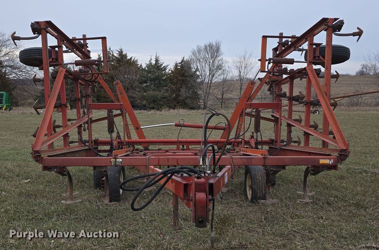 image for item DV0076 International 4500 Vibra Shank field cultivator