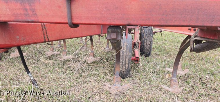 image for item DV0076 International 4500 Vibra Shank field cultivator