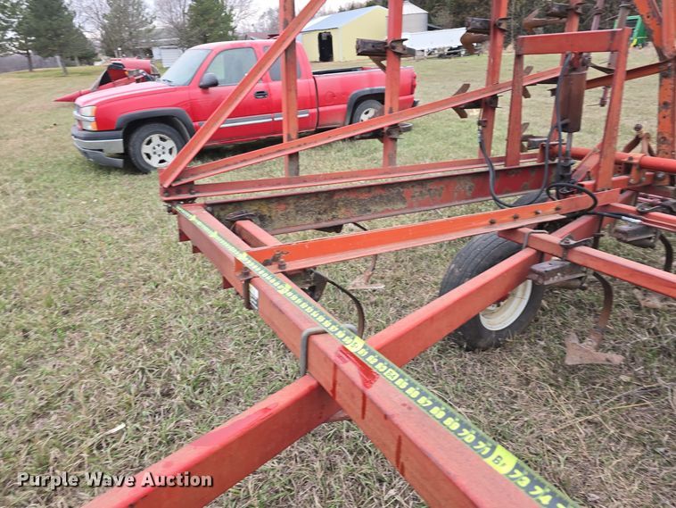 image for item DV0076 International 4500 Vibra Shank field cultivator