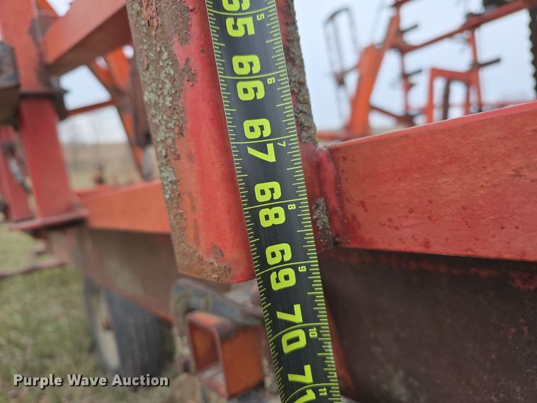 image for item DV0076 International 4500 Vibra Shank field cultivator