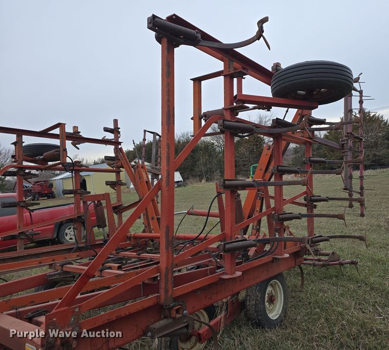 image for item DV0076 International 4500 Vibra Shank field cultivator