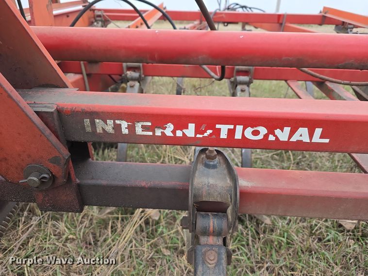 image for item DV0076 International 4500 Vibra Shank field cultivator