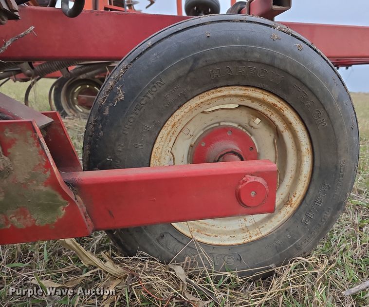 image for item DV0076 International 4500 Vibra Shank field cultivator