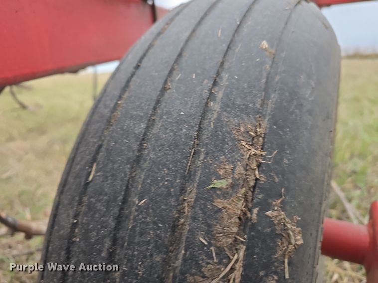 image for item DV0076 International 4500 Vibra Shank field cultivator