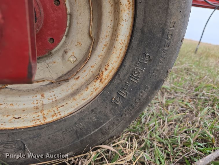 image for item DV0076 International 4500 Vibra Shank field cultivator