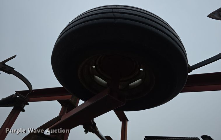 image for item DV0076 International 4500 Vibra Shank field cultivator