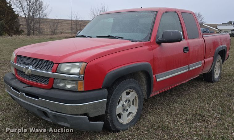 image for item DV0077 2005 Chevrolet Silverado 1500 Ext. Cab pickup truck