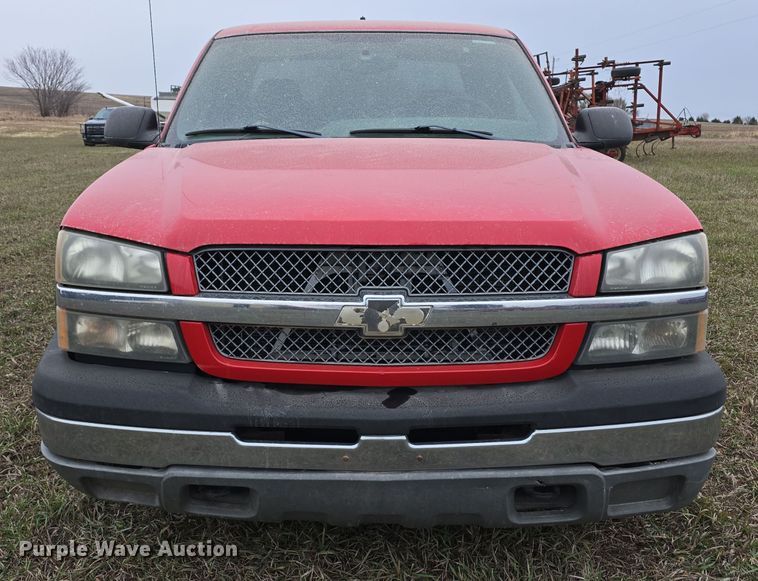 image for item DV0077 2005 Chevrolet Silverado 1500 Ext. Cab pickup truck