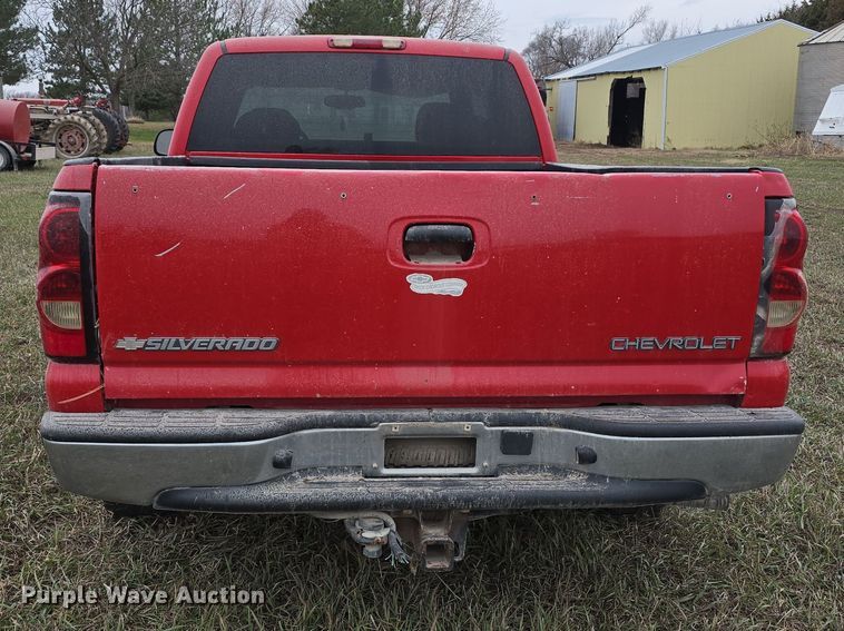 image for item DV0077 2005 Chevrolet Silverado 1500 Ext. Cab pickup truck