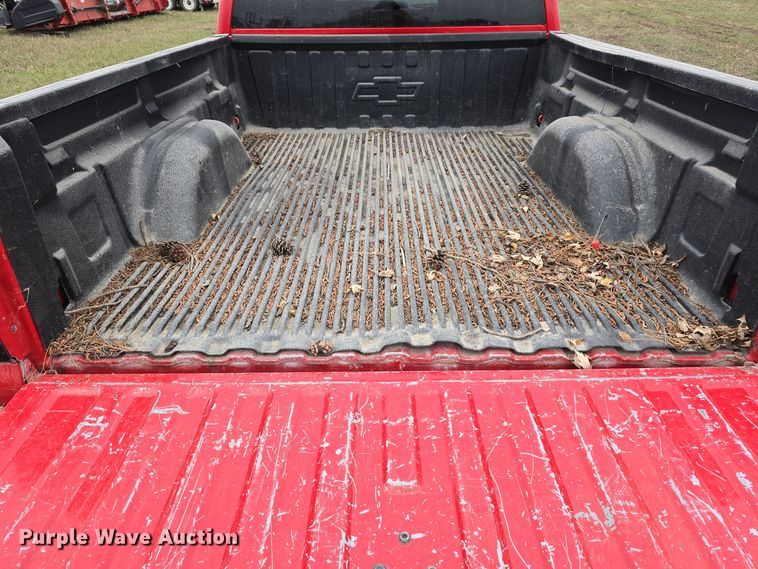 image for item DV0077 2005 Chevrolet Silverado 1500 Ext. Cab pickup truck