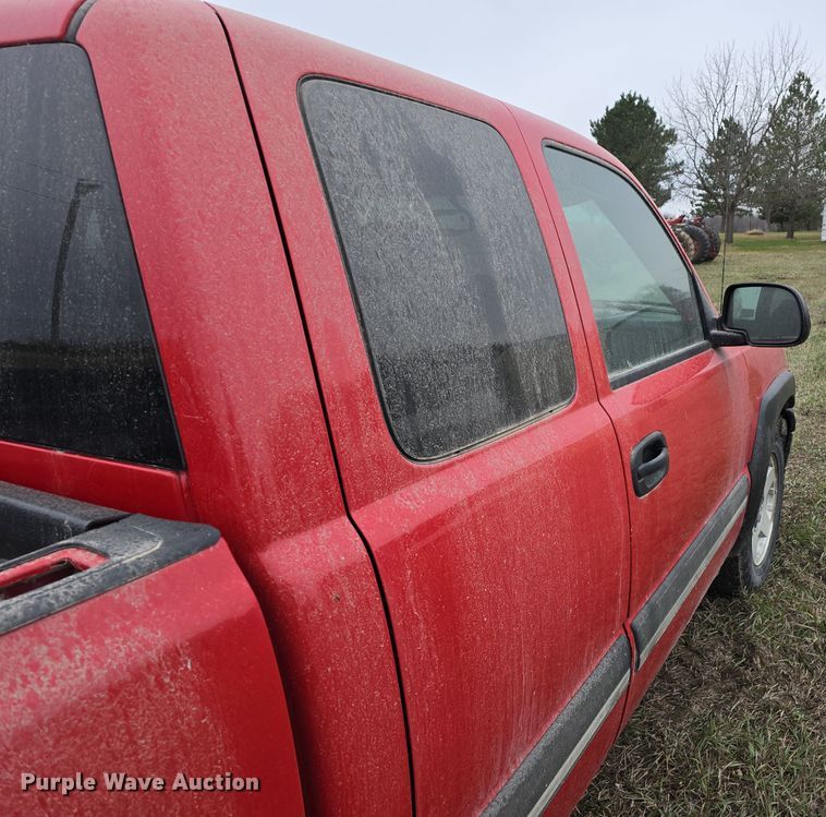image for item DV0077 2005 Chevrolet Silverado 1500 Ext. Cab pickup truck