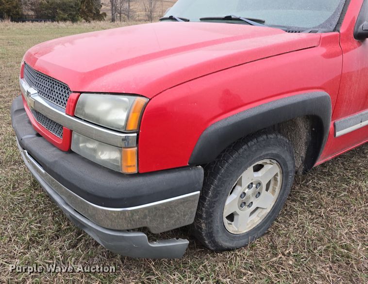 image for item DV0077 2005 Chevrolet Silverado 1500 Ext. Cab pickup truck