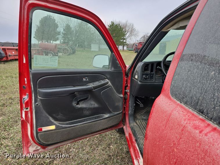 image for item DV0077 2005 Chevrolet Silverado 1500 Ext. Cab pickup truck