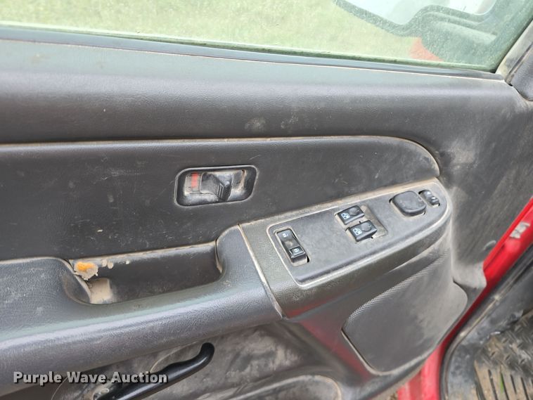 image for item DV0077 2005 Chevrolet Silverado 1500 Ext. Cab pickup truck